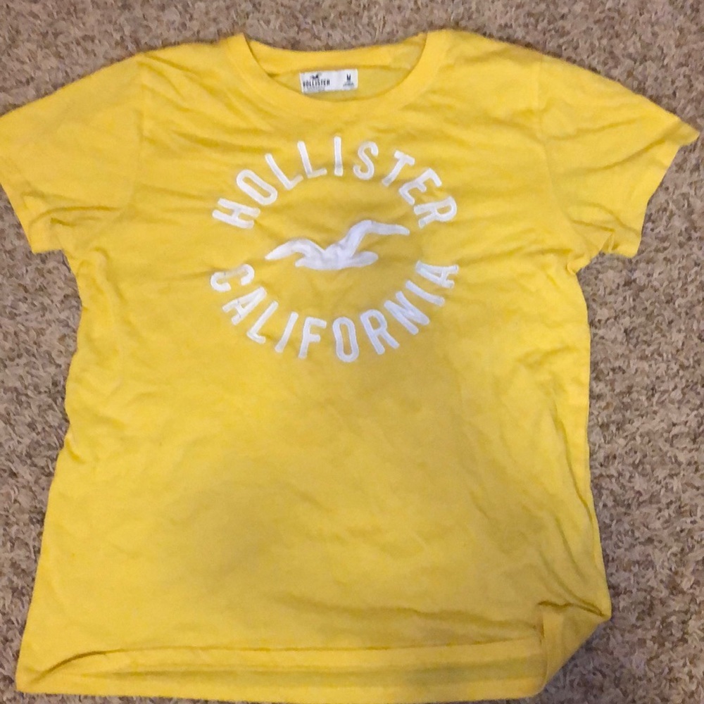 Short sleeve yellow Hollister top
